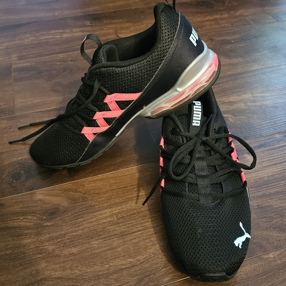 Womens Puma sneakers size 11 - Picture 2 of 4